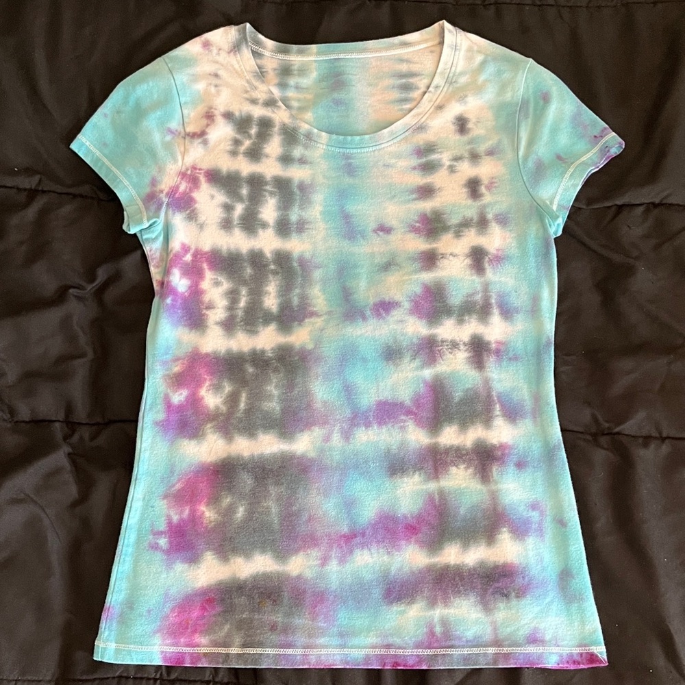 No Boundaries Blue and Purple Tie-Dye Short Sleeve Tee